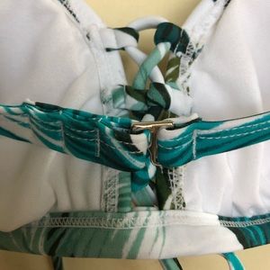 Xhilaration Swim - Feather Bikini Top Xhilaration Swim - Feather Bikini Top